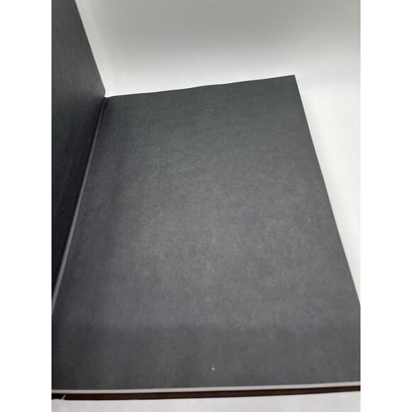 Fallout 4 Vault Dweller's Survival Guide Collector's Edition (Hard Cover) - Picture 6 of 8